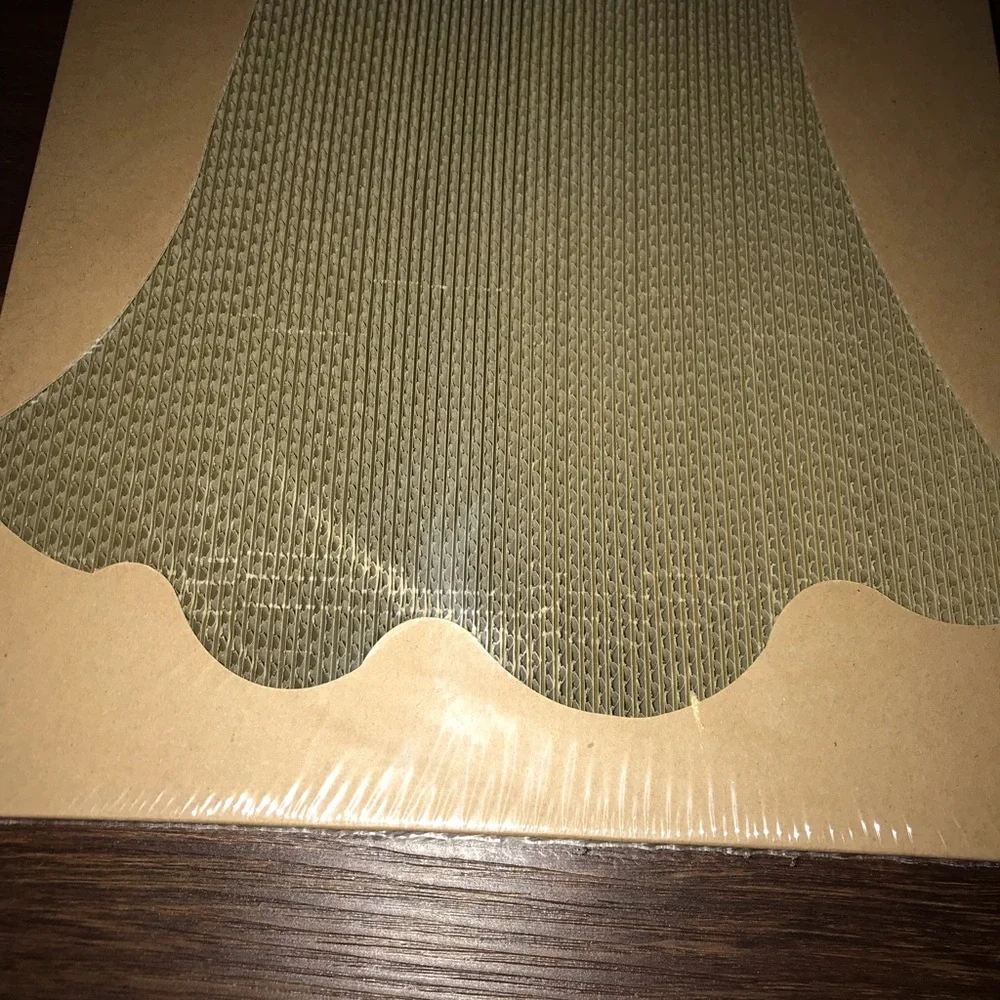 Petique Ghost Shape Cat Scratching Pad NEW Factory Sealed